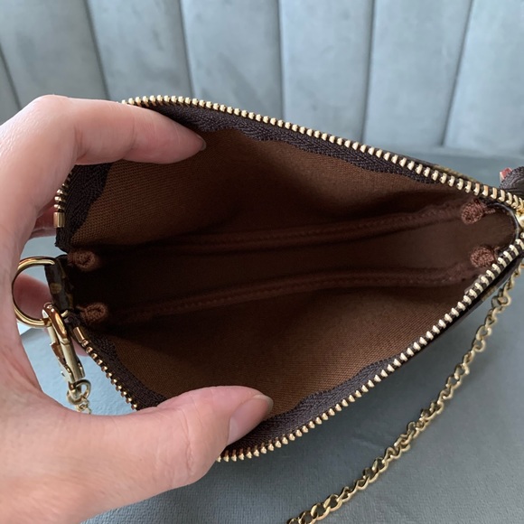 ❗️SOLD❗️Authentic LV mini pochette monogram - Picture 5 of 9